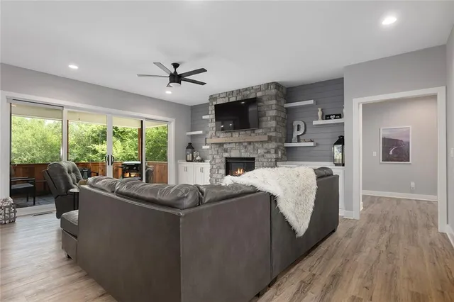 $889,000 | 816 Eve Orchid Drive, Greenwood, MO 64034