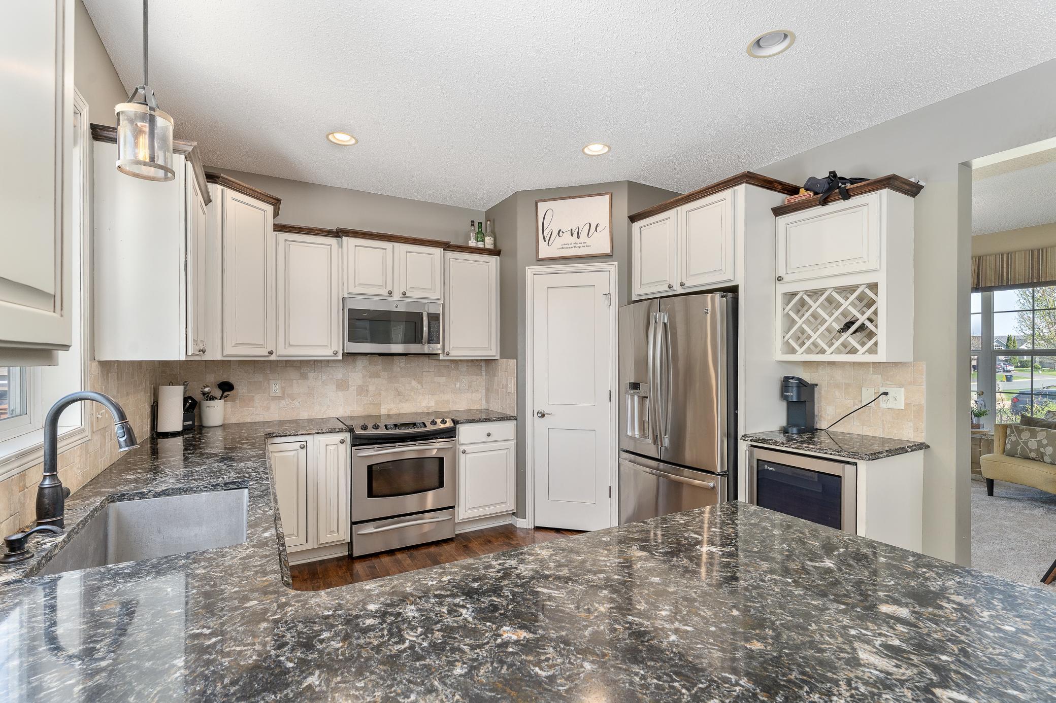 924 Ivy Hills Road Belle Plaine, MN 56011 - Photo 11 of 39