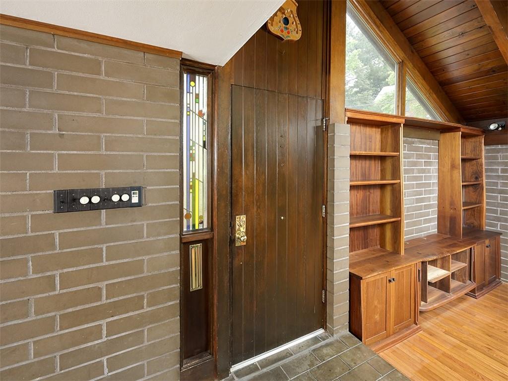 400 Midway Road Pittsburgh, PA 15216 - Photo 3 of 25 Gallery Image 3