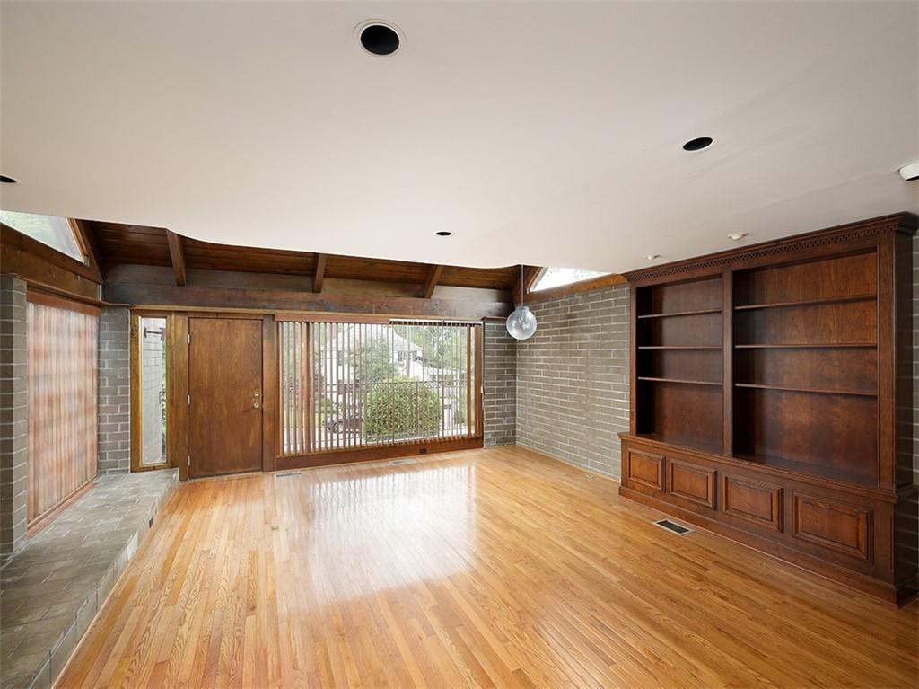 400 Midway Road Pittsburgh, PA 15216 - Photo 7 of 25 Gallery Image 7