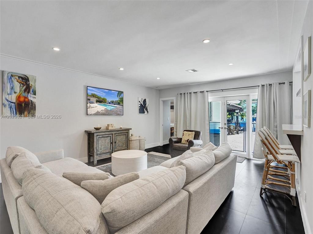 1912 Northeast 119th Road North Miami, FL 33181 - Photo 31 of 65 Gallery Image 31
