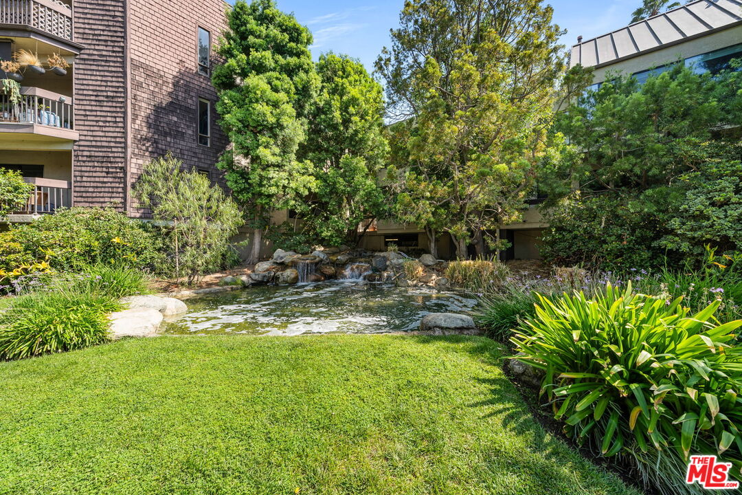 950 North Kings Road, Unit 233 West Hollywood, CA 90069 - Photo 17 of 18