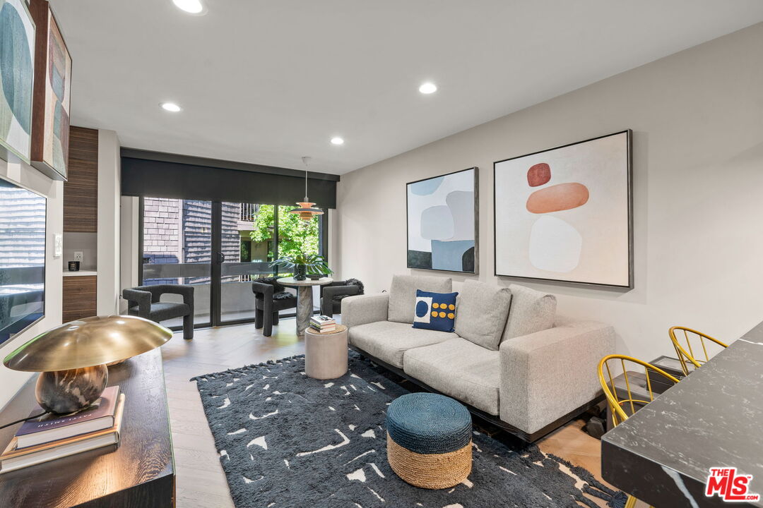 950 North Kings Road, Unit 233 West Hollywood, CA 90069 - Photo 3 of 18