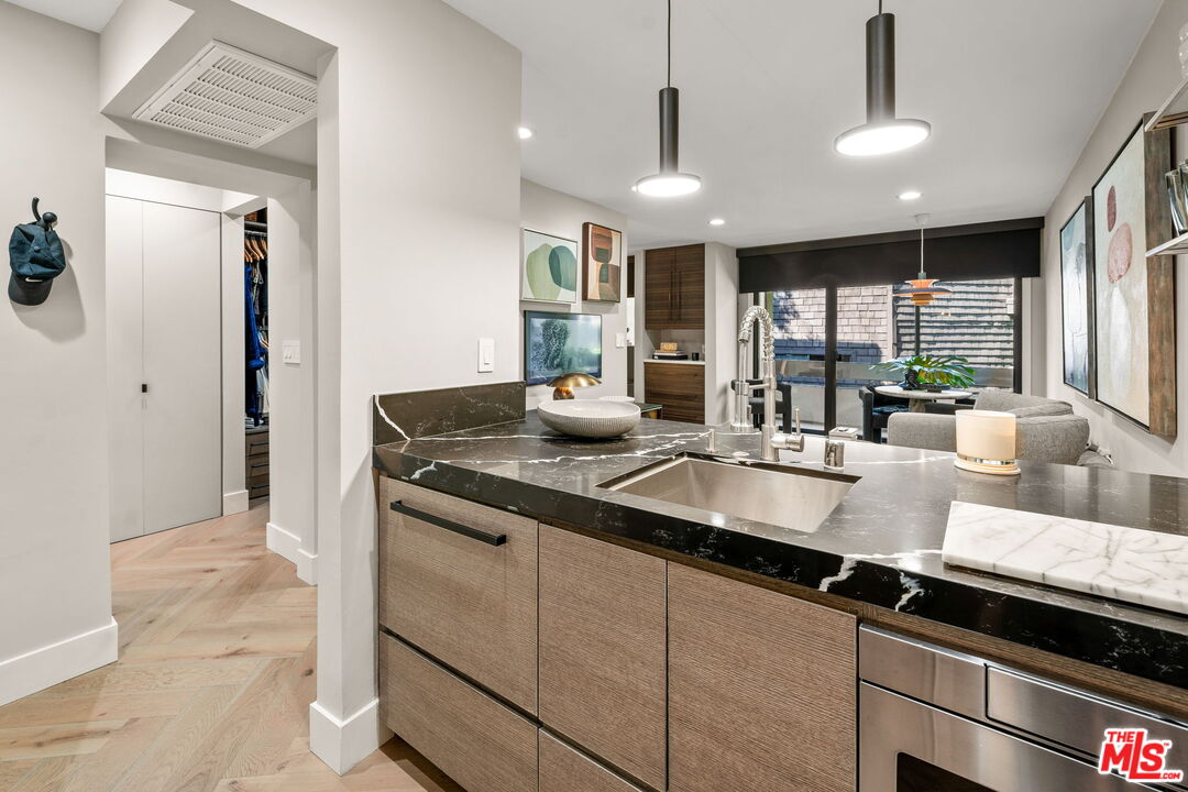 950 North Kings Road, Unit 233 West Hollywood, CA 90069 - Photo 10 of 18