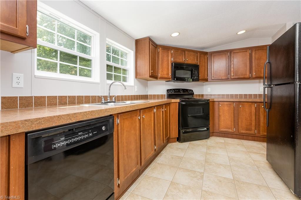 1819 Junction Road Mocksville, NC 27028 - Photo 6 of 28