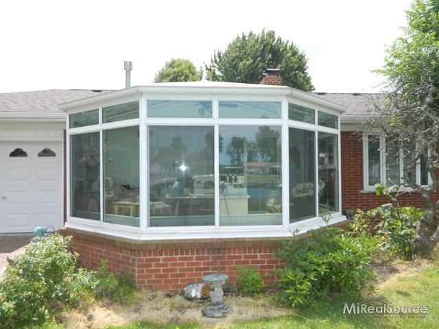 7224 Cardinal Road Algonac, MI 48001 - Photo 6 of 20 31191987-5.JPG