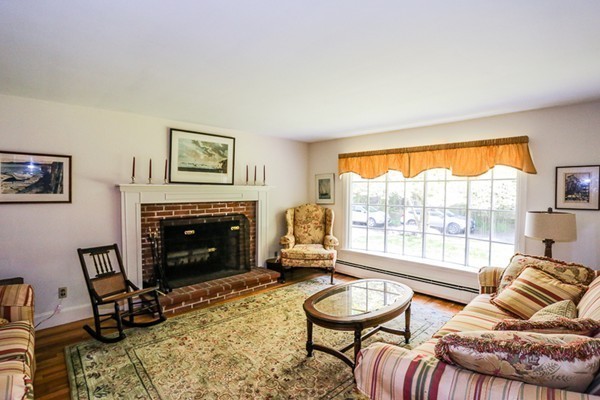5 Paddock Lane Hamilton, MA 01982 - Photo 5 of 17