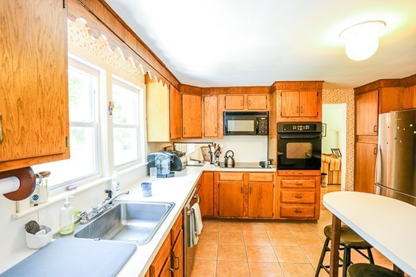 5 Paddock Lane Hamilton, MA 01982 - Photo 8 of 17