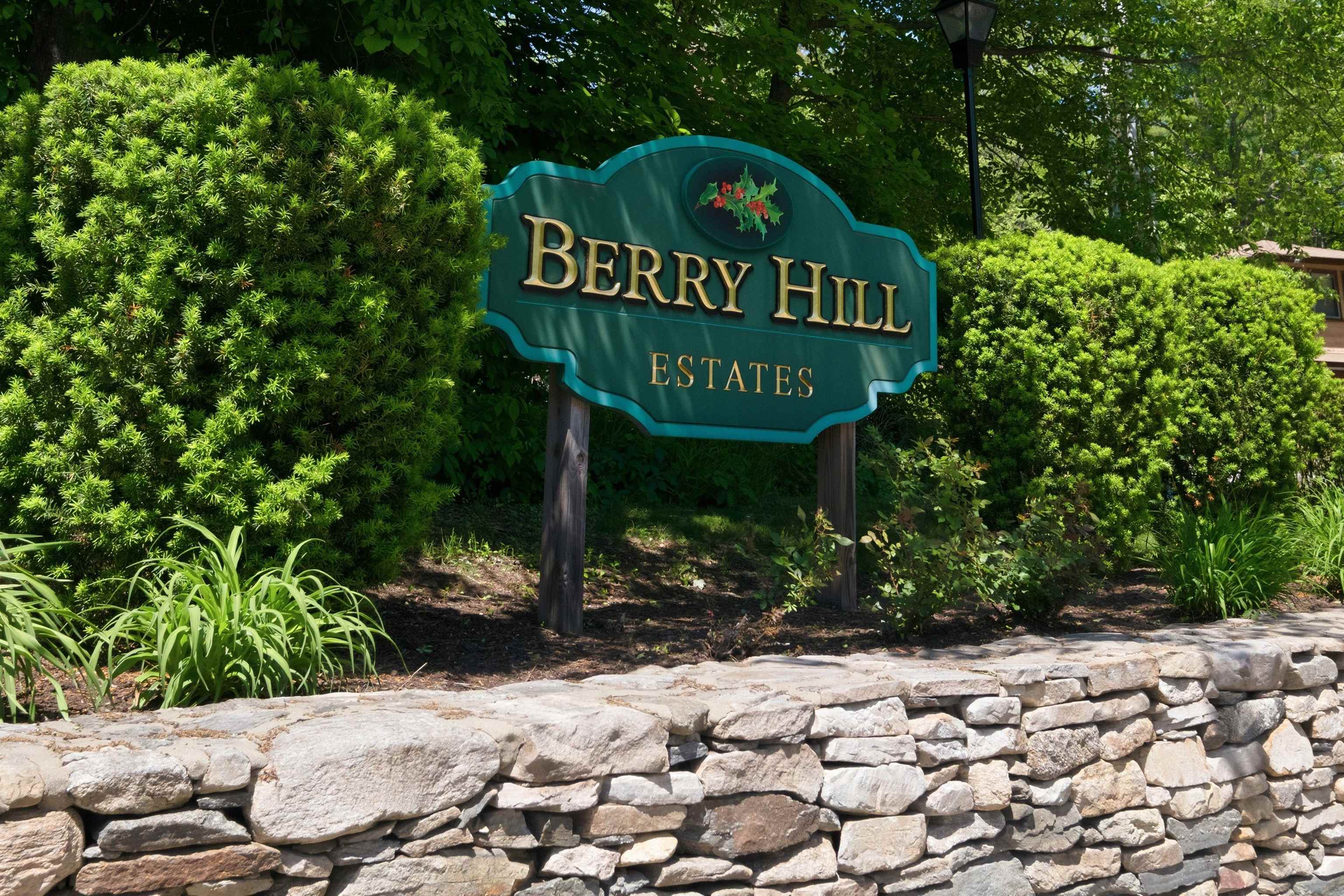 12 Thorn Hill Road, Unit 12 Hooksett, NH 03106 - Photo 44 of 44