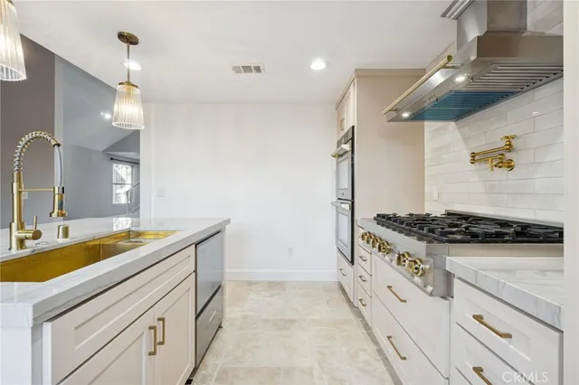 $725,000 | 19725 Collins Road, Canyon Country, CA 91351