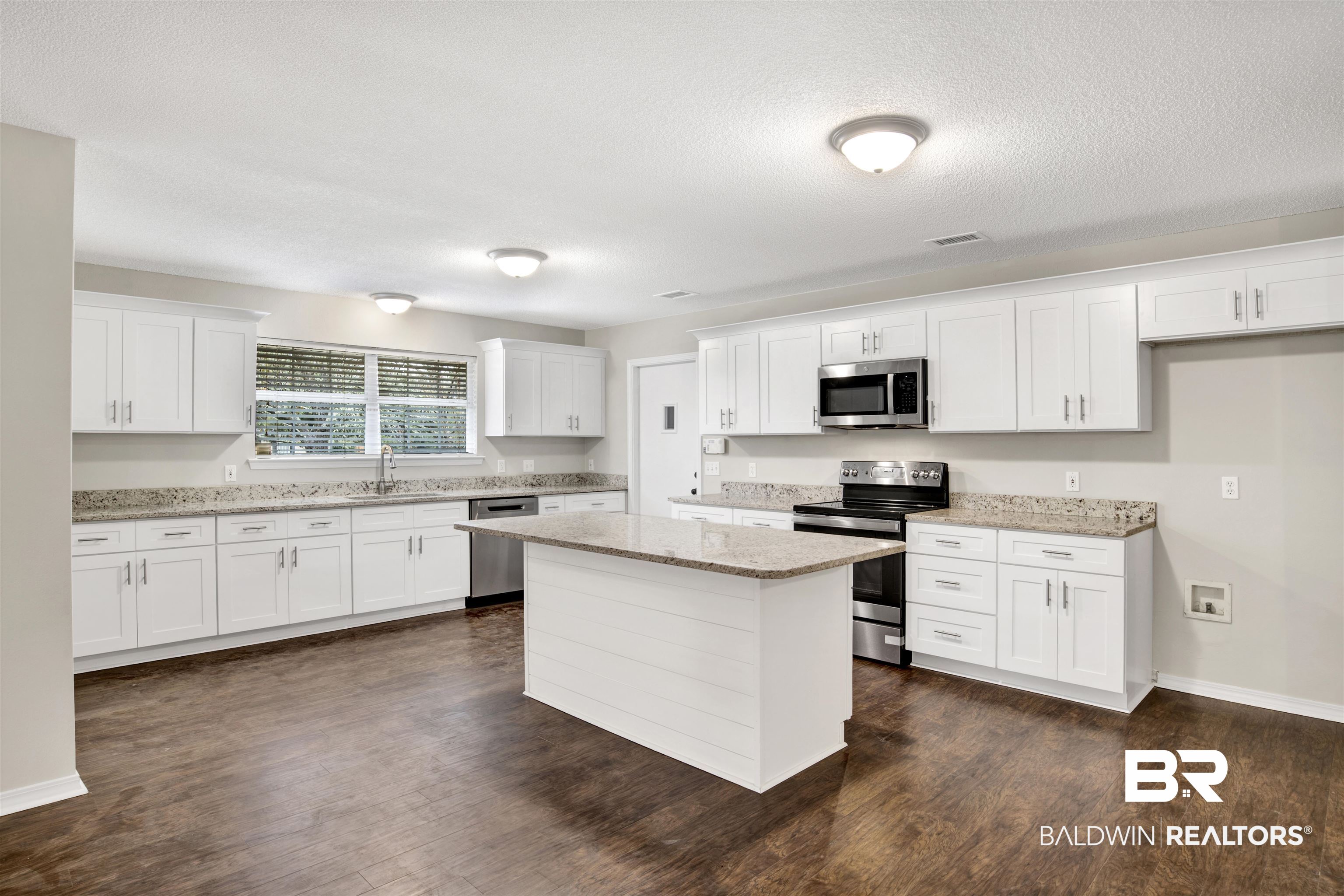 202 Madison Lane Foley, AL 36535 - Photo 5 of 25