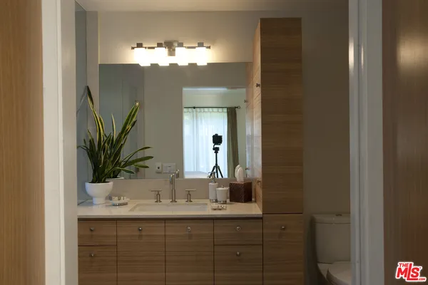 $10,000 | Undisclosed Address, Venice, CA 90291