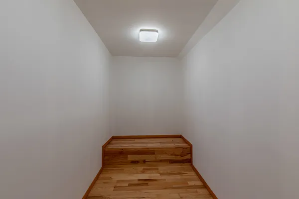 $490,000 | 60 Fairoaks Drive, Putnam, IL 61560