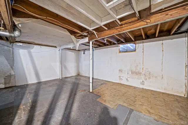 $599,900 | 741 Hamilton Avenue, Westhampton Beach, NY 11978