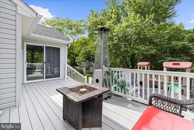 a view of a house with a yard and garage