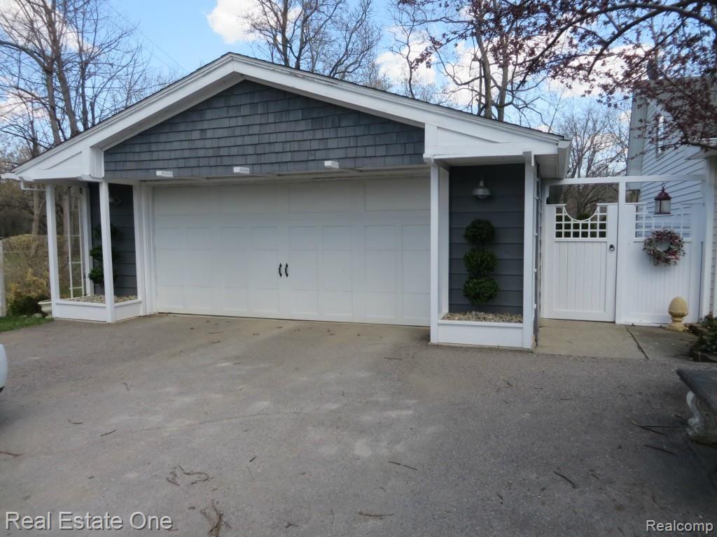 2486 Texter Road Leonard, MI 48367 - Photo 30 of 64 IMG_1761.jpg