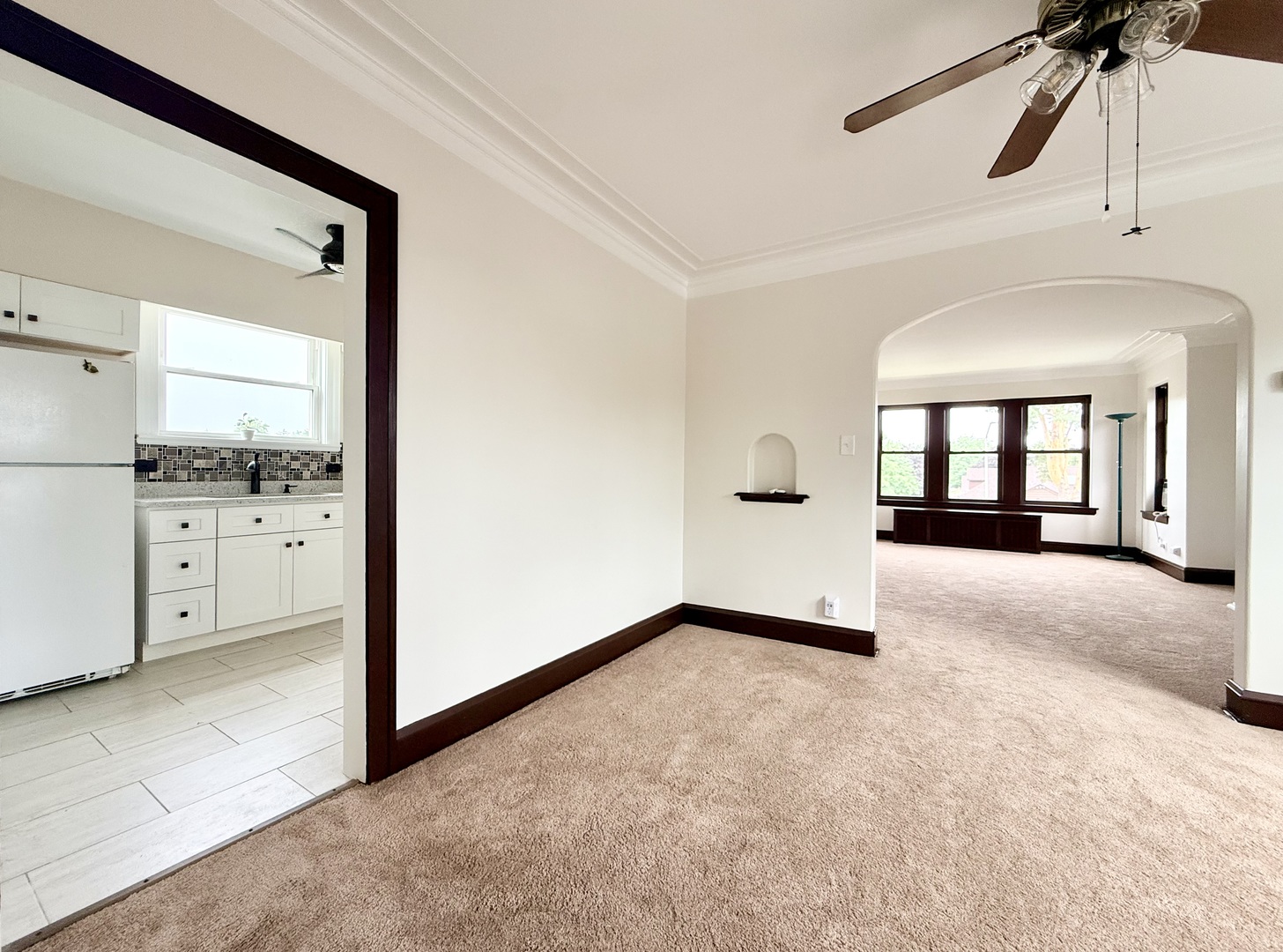 615 East Golf Road, Unit 2 Des Plaines, IL 60016 - Photo 3 of 17