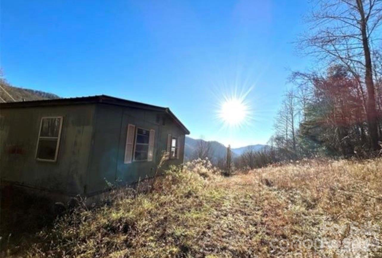 108 Lanning Road Clyde, NC 28721 - Photo 11 of 12 Gallery Image 11