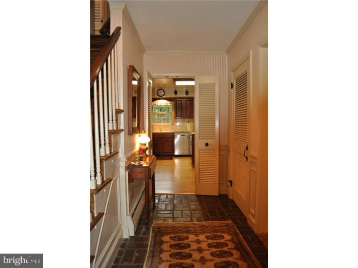 174 Grubb Road Malvern, PA 19355 - Photo 4 of 25 Foyer