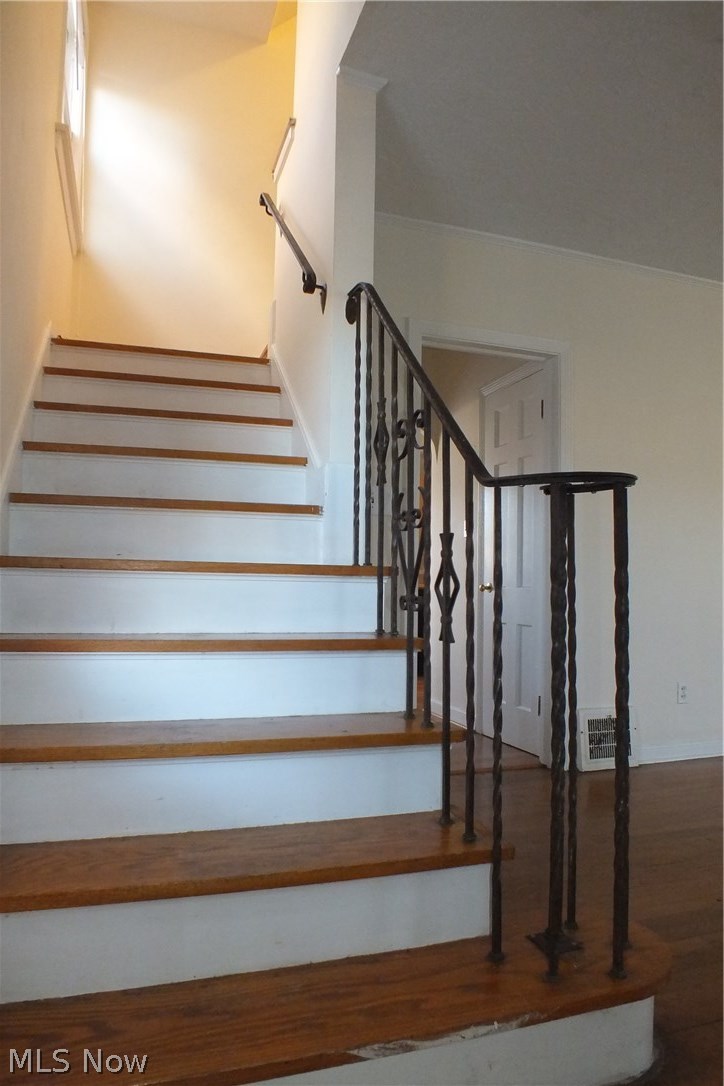 3844 Bethany Road Cleveland, OH 44118 - Photo 19 of 35 The stairway leading to the upper sleeping quarters