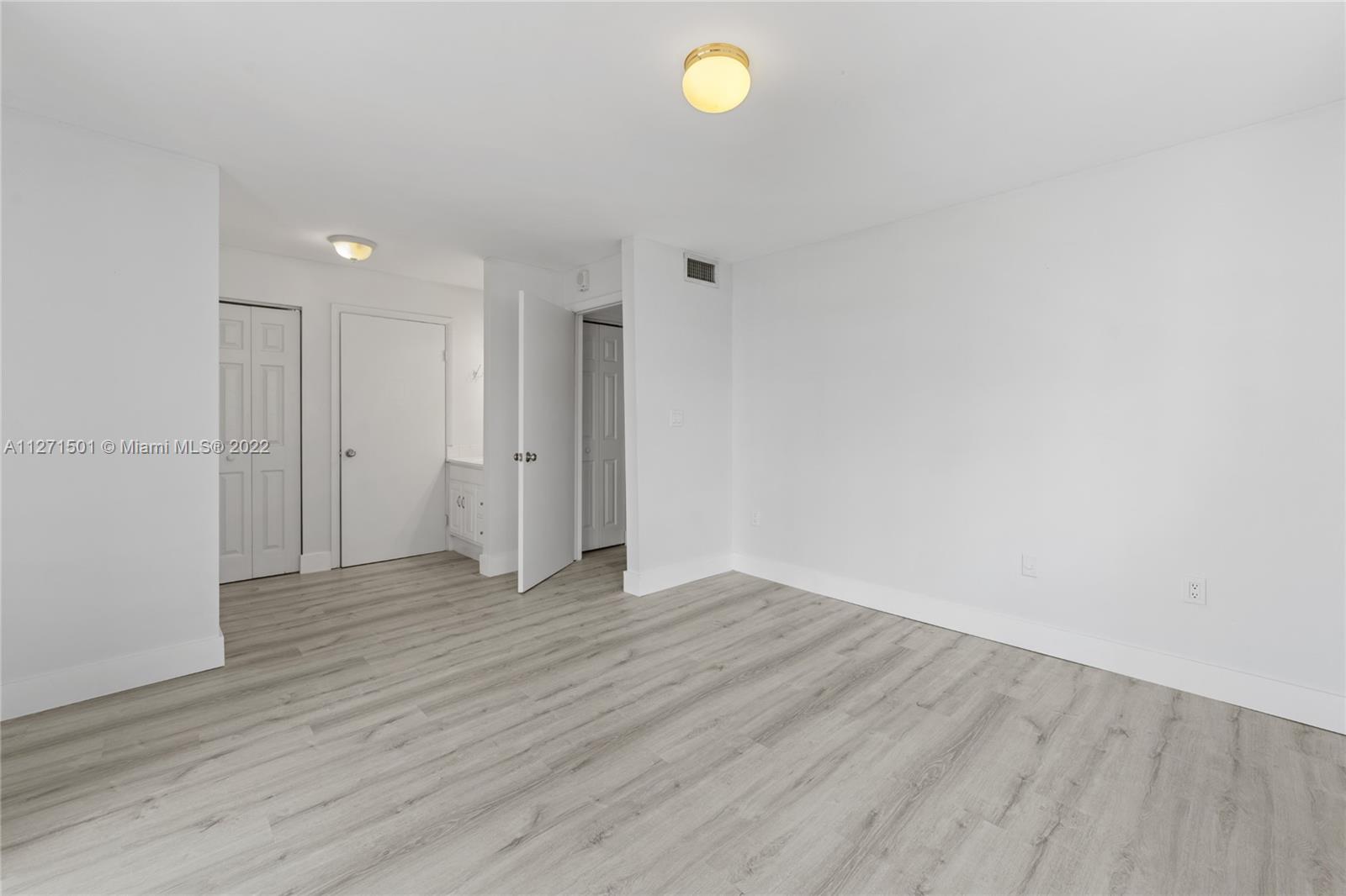 1673 Bay Road, Unit 201 Miami Beach, FL 33139 - Photo 12 of 15 Gallery Image 12