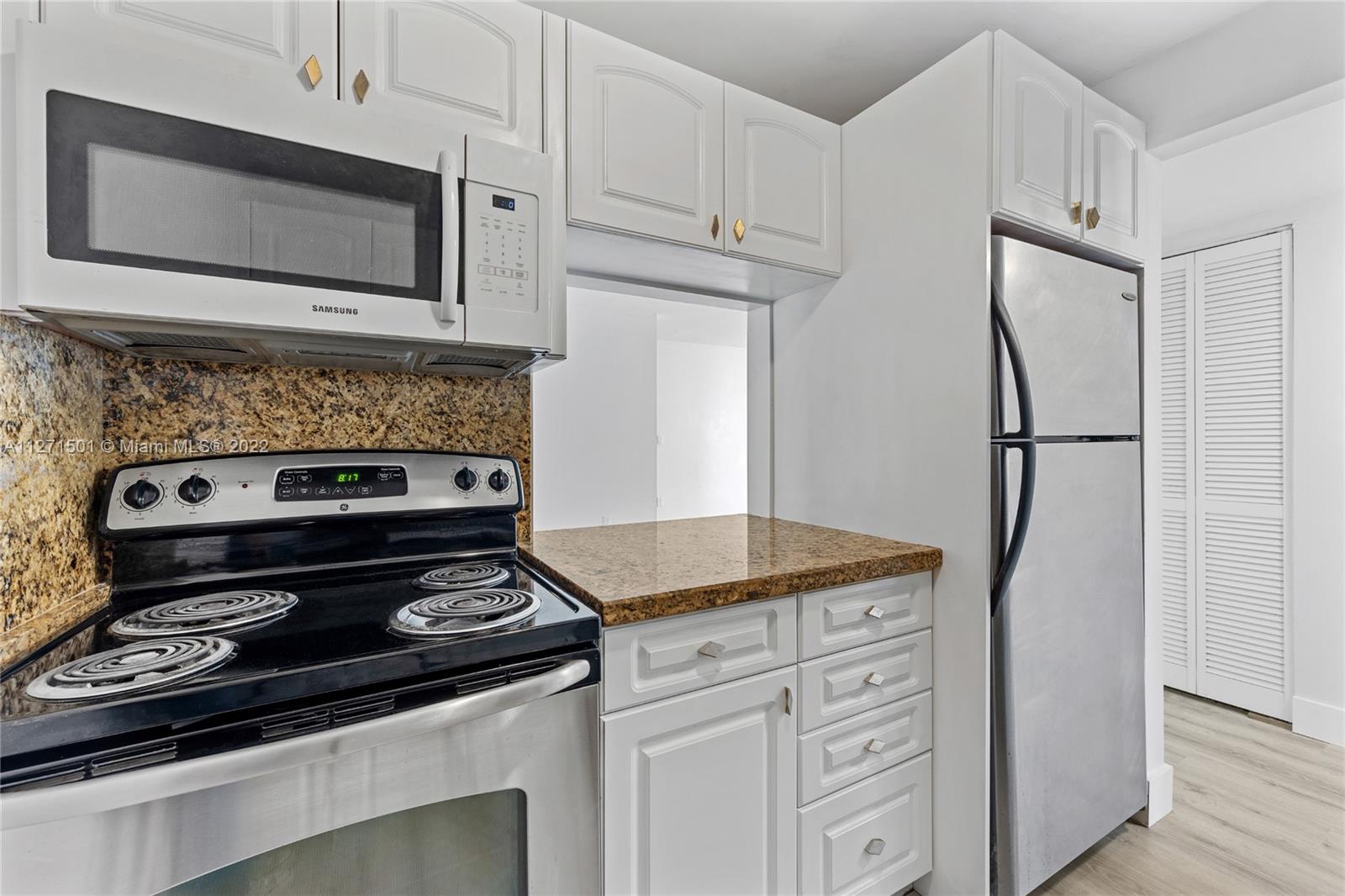 1673 Bay Road, Unit 201 Miami Beach, FL 33139 - Photo 6 of 15 Gallery Image 6