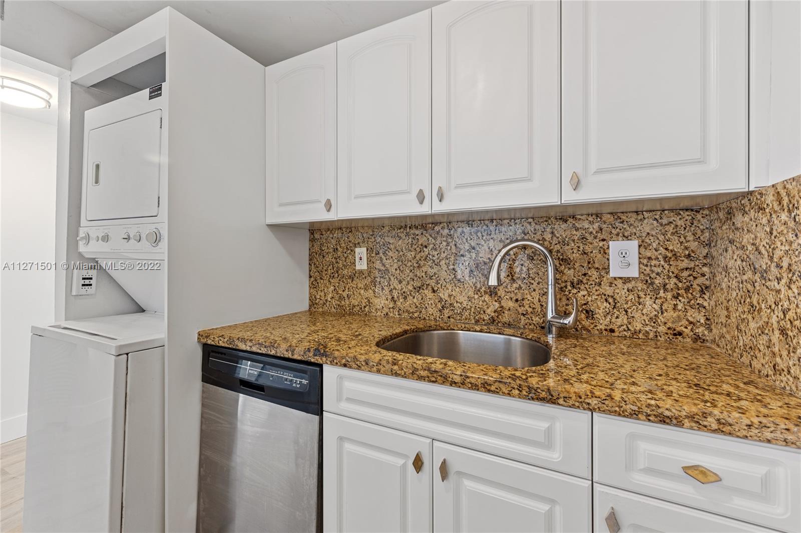 1673 Bay Road, Unit 201 Miami Beach, FL 33139 - Photo 7 of 15 Gallery Image 7
