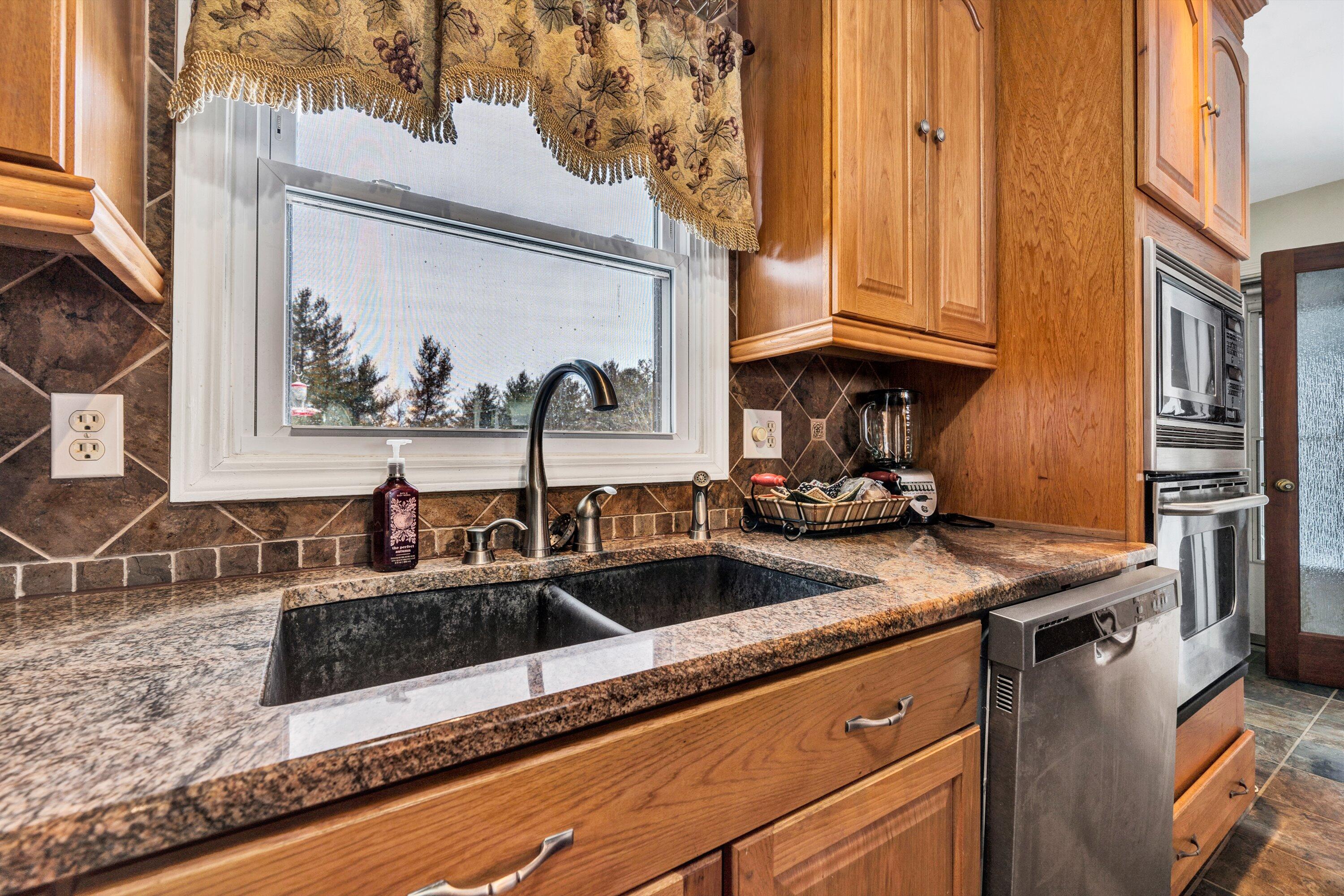 10396 Ivy Ridge Road Bent Mountain, VA 24059 - Photo 11 of 40 09-DSC00553