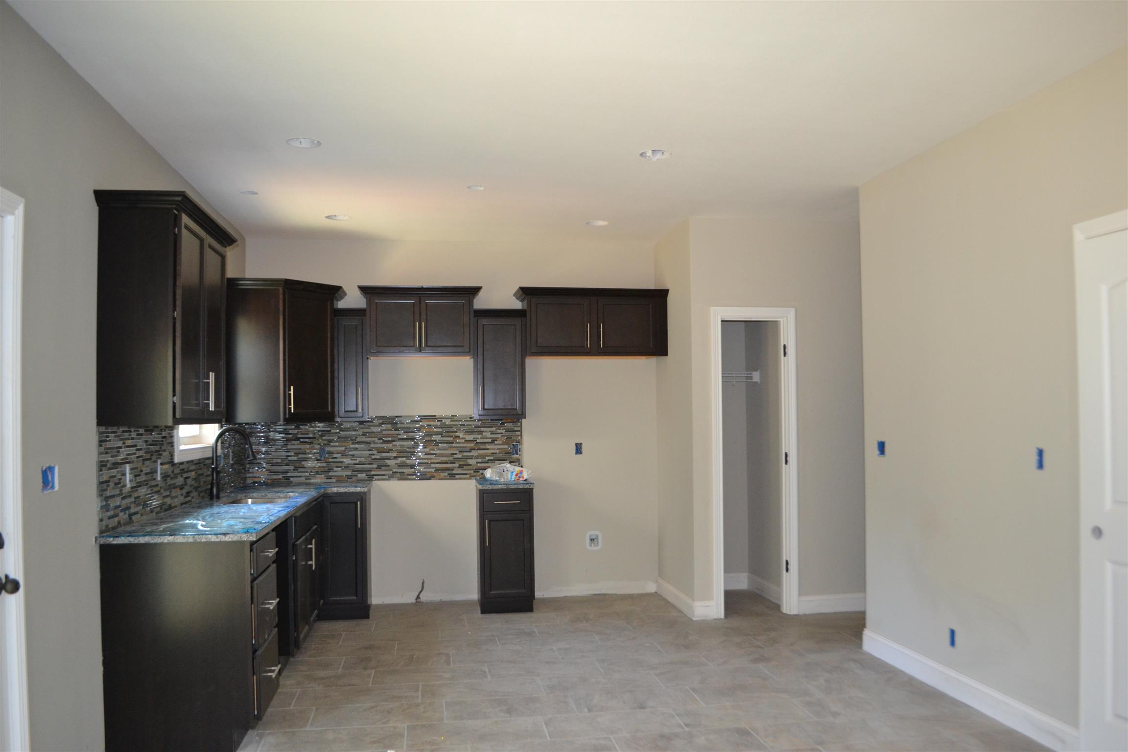 1823 Rains Clarksville, TN 37042 - Photo 6 of 19 Gallery Image 6