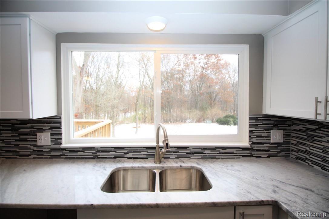 1372 East Fairview Lane Rochester, MI 48306 - Photo 7 of 34 6.jpg