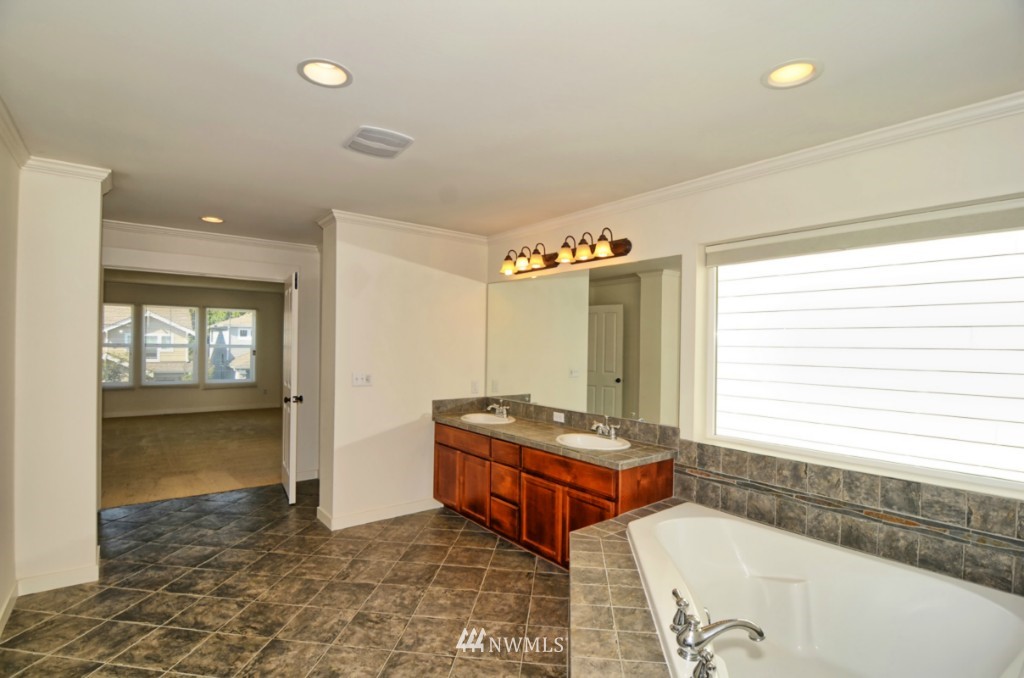 22909 36th Avenue Southeast Bothell, WA 98021 - Photo 14 of 20