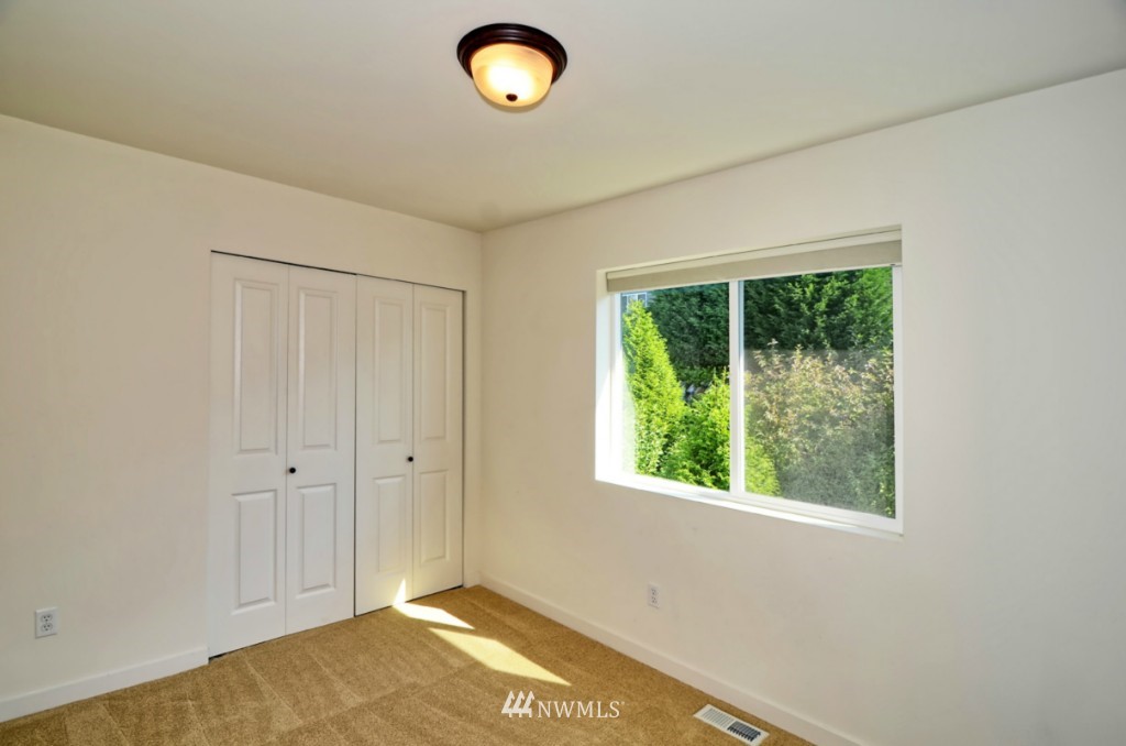 22909 36th Avenue Southeast Bothell, WA 98021 - Photo 16 of 20