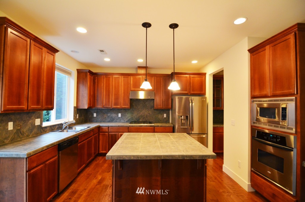 22909 36th Avenue Southeast Bothell, WA 98021 - Photo 8 of 20