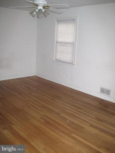 2705 Lindell Street Silver Spring, MD 20902 - Photo 4 of 5 Living Room