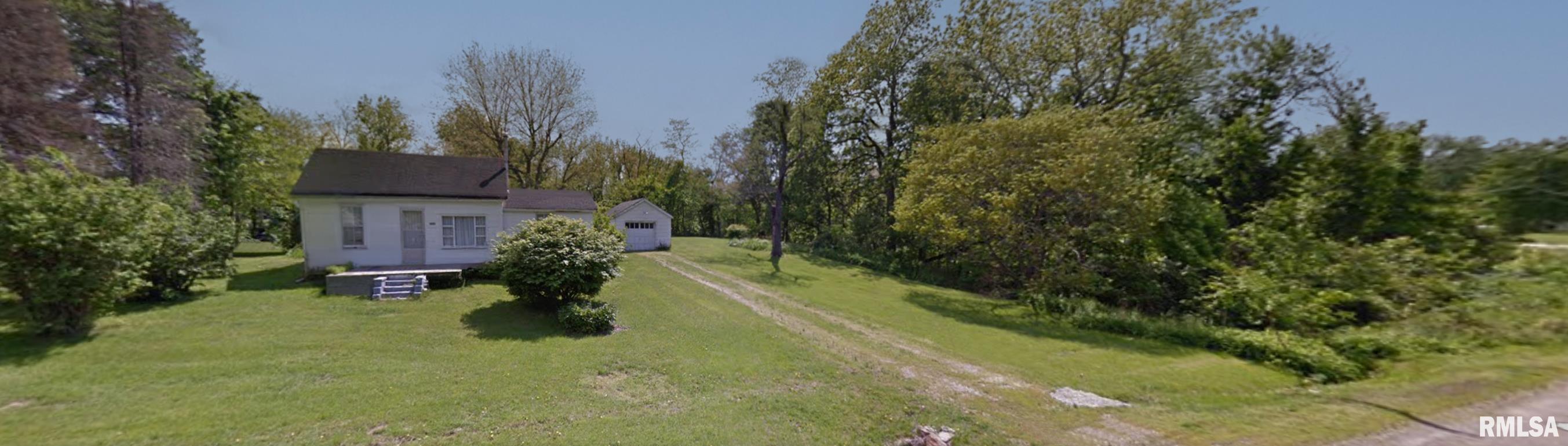 320 Le Claire Street Warsaw, IL 62379 - Photo 2 of 4