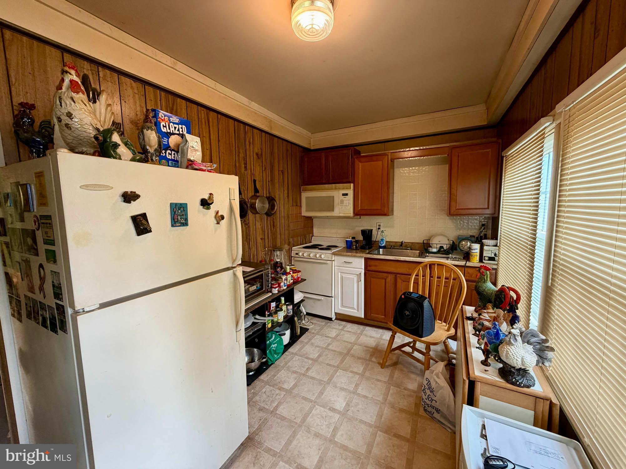 8224 Fort Smallwood Road Baltimore, MD 21226 - Photo 11 of 32