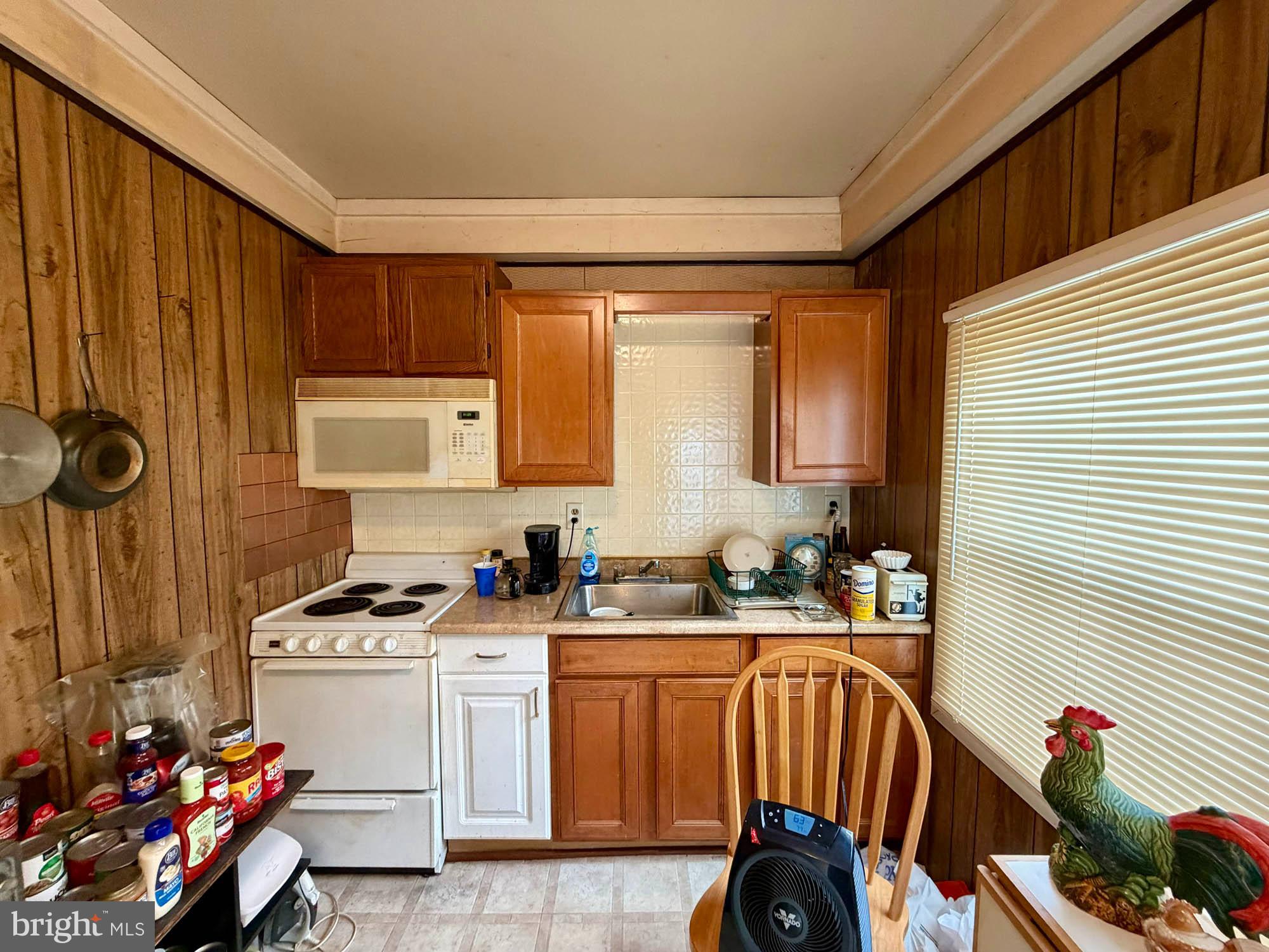 8224 Fort Smallwood Road Baltimore, MD 21226 - Photo 12 of 32