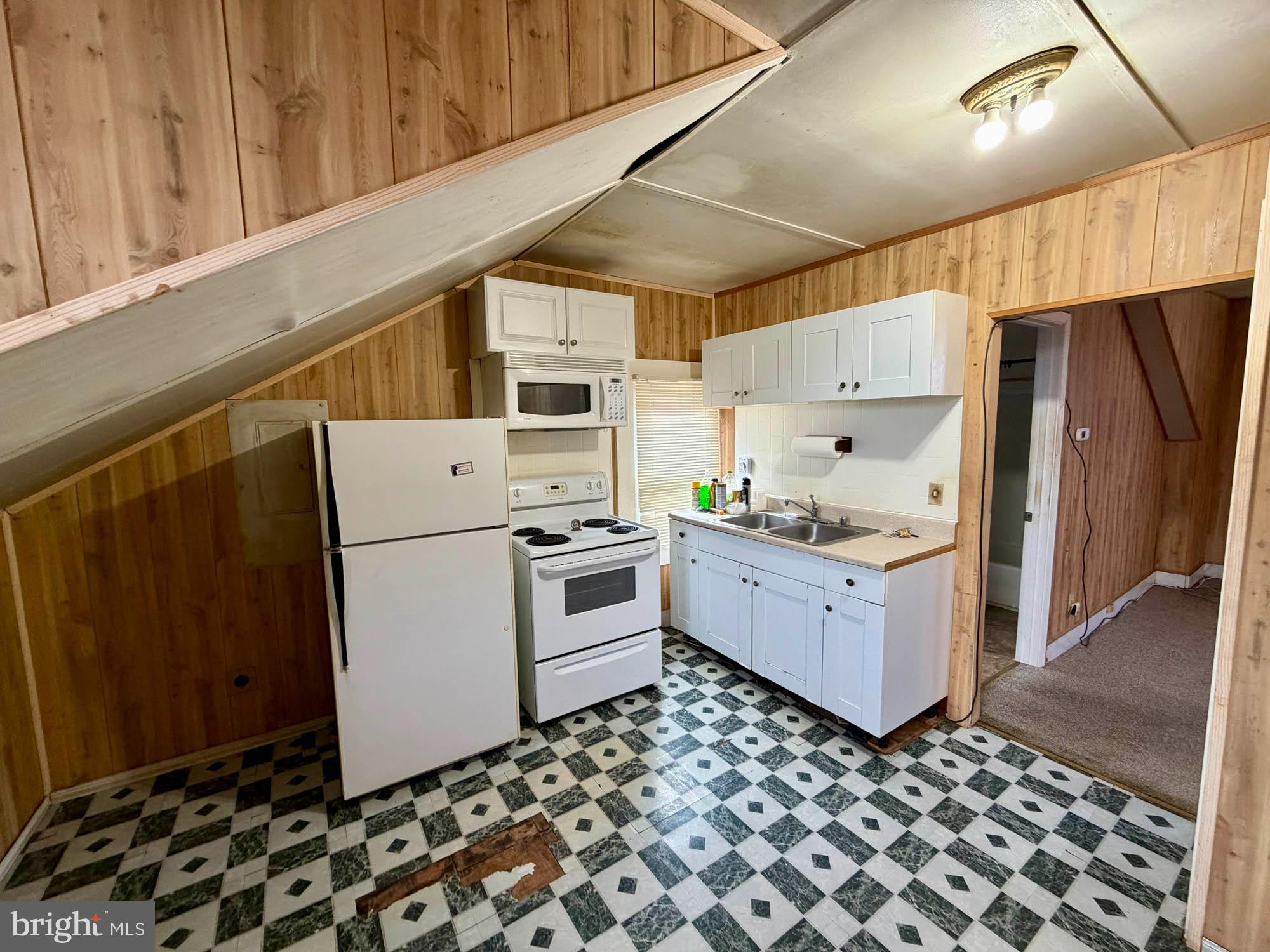 8224 Fort Smallwood Road Baltimore, MD 21226 - Photo 17 of 32