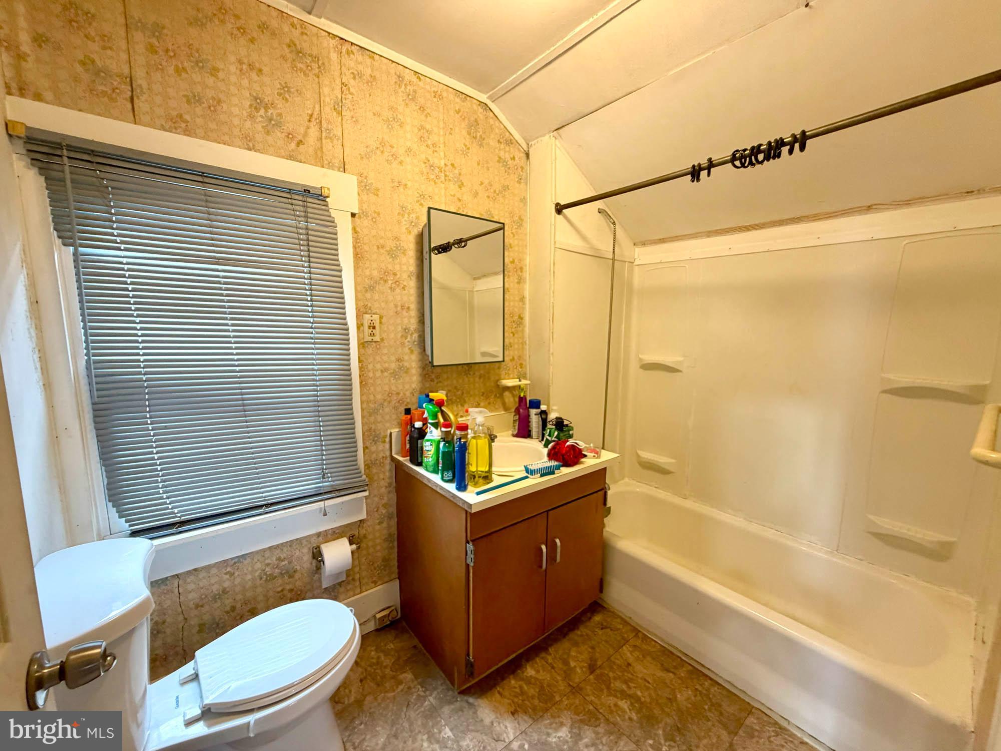 8224 Fort Smallwood Road Baltimore, MD 21226 - Photo 18 of 32