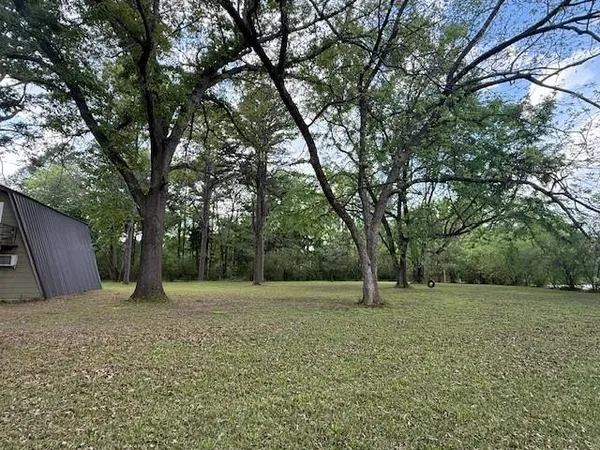 $129,000 | 1030 Lakeside Drive, Fort Towson, OK 74735