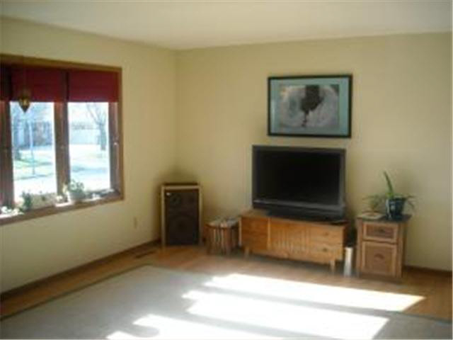 4211 Manorview Drive Northwest Rochester, MN 55901 - Photo 5 of 17