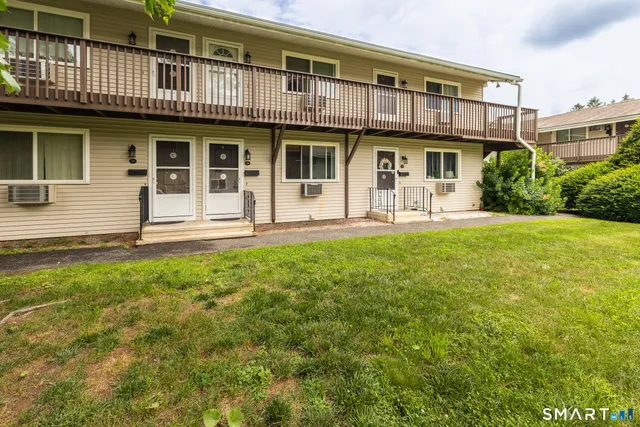 $1,350 | 31 Bostwick Arms, Unit 31, New Milford, CT 06776