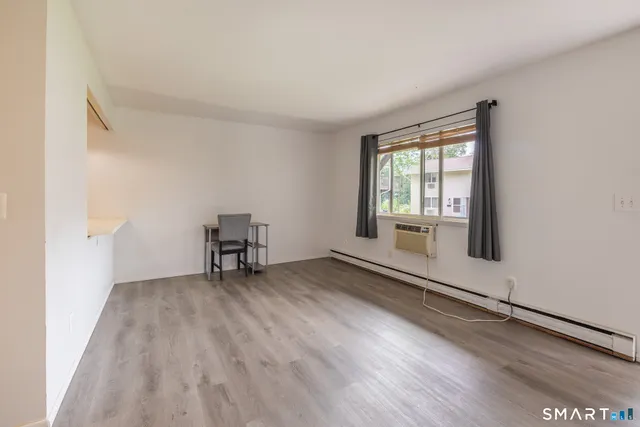 $1,350 | 31 Bostwick Arms, Unit 31, New Milford, CT 06776