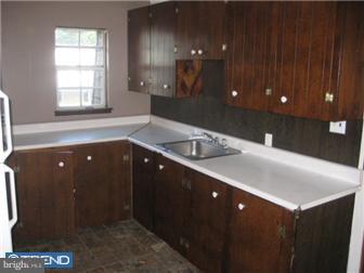 418 Bridgeboro Street Riverside, NJ 08075 - Photo 3 of 12