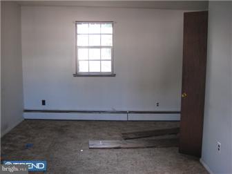 418 Bridgeboro Street Riverside, NJ 08075 - Photo 5 of 12