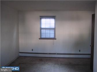 418 Bridgeboro Street Riverside, NJ 08075 - Photo 6 of 12