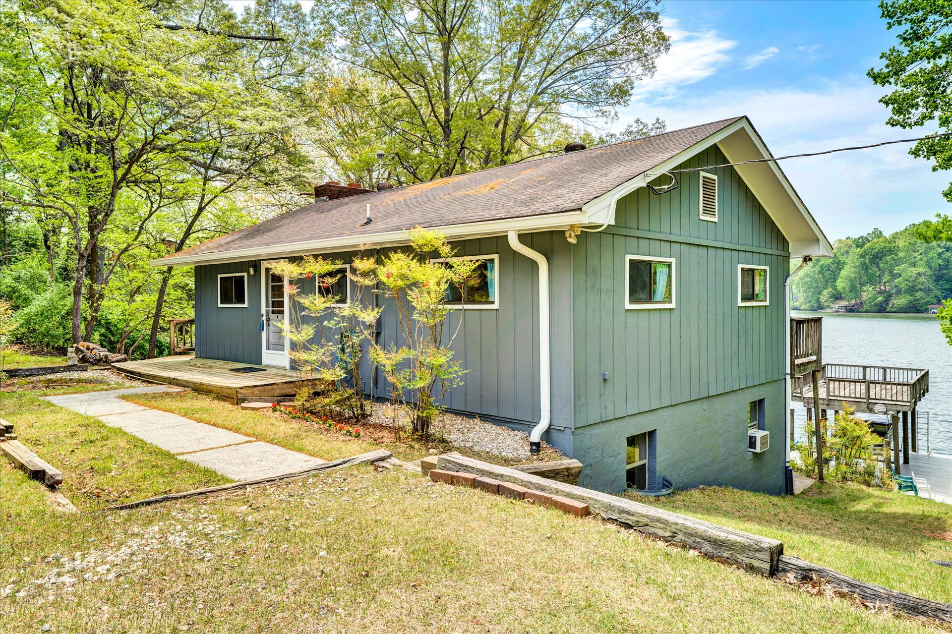 150 Island Road Hardy, VA 24101 - Photo 1 of 28 front