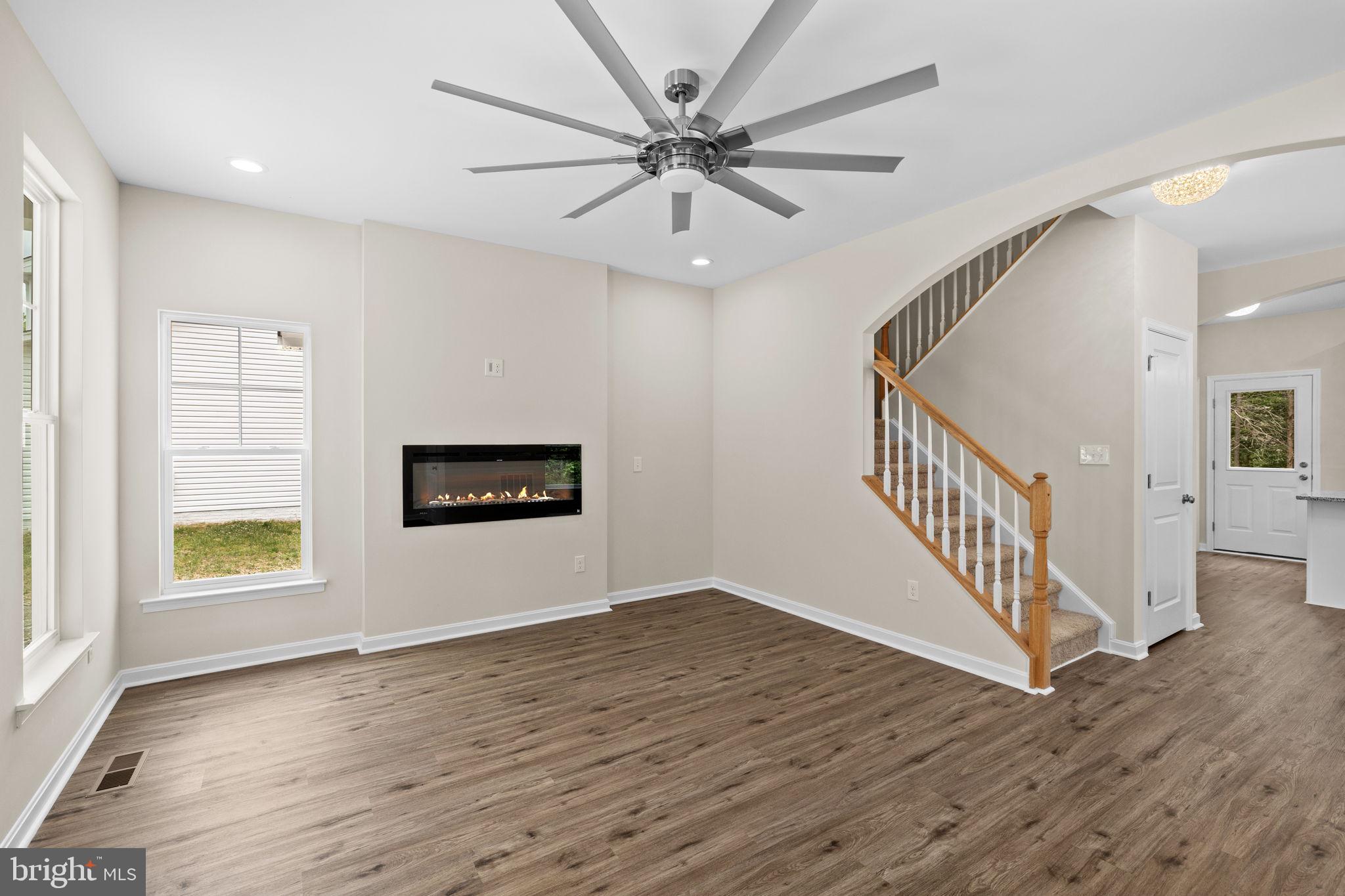 113 Laurel Lane Colonial Beach, VA 22443 - Photo 9 of 44 Family Room