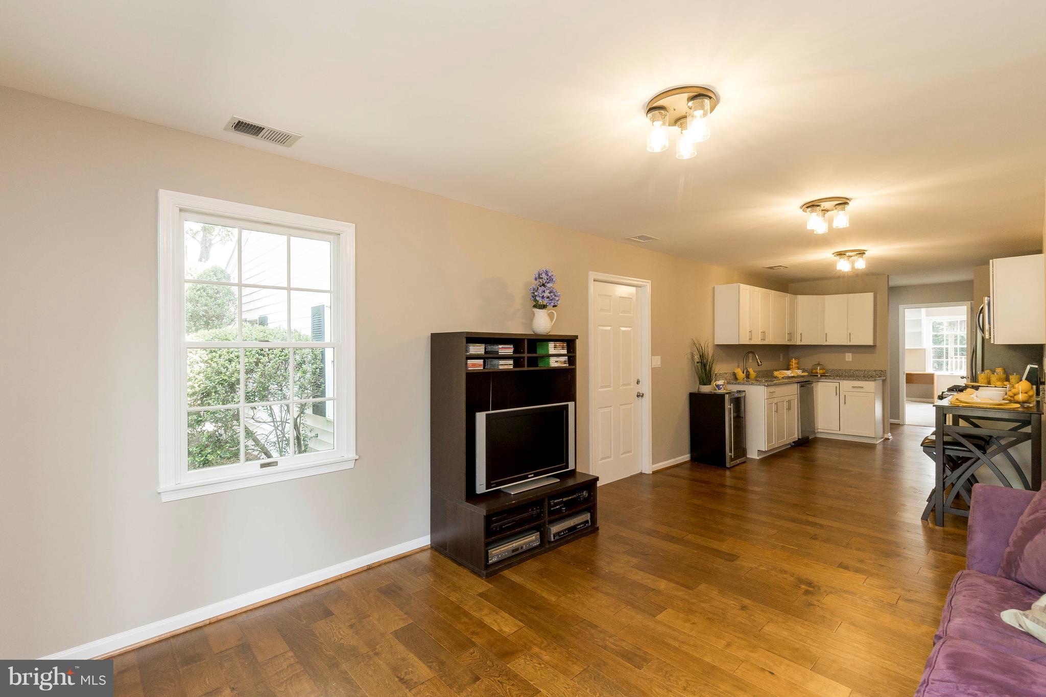 2708 Calkins Road Herndon, VA 20171 - Photo 26 of 30 Living area - In-law suite