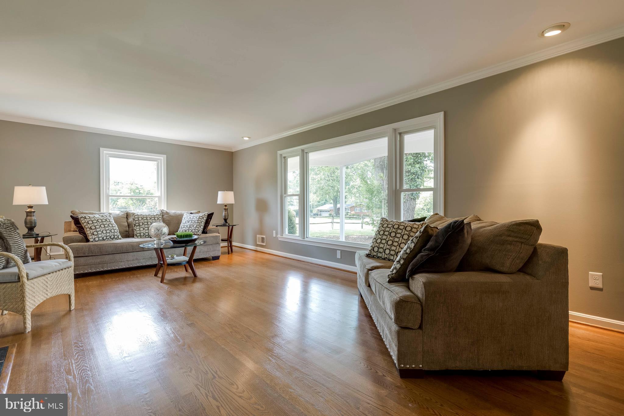 2708 Calkins Road Herndon, VA 20171 - Photo 10 of 30 Light and bright